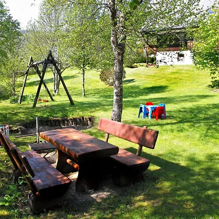 Grosser Garten Mit Grill,-spiel Und Sitzmoeglichkeiten-umgeben Von Schoener Natur-ferienhaus Albmatte *