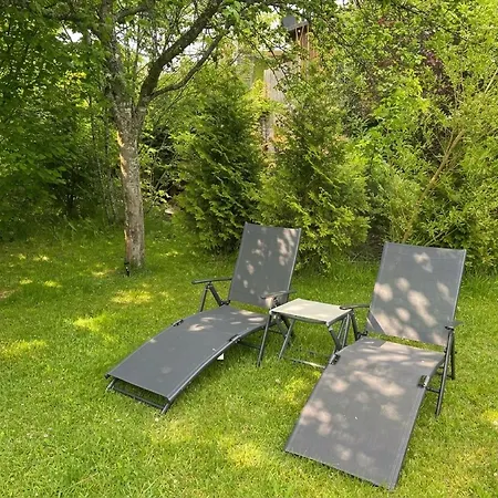Grosser Garten Mit Grill,-spiel Und Sitzmoeglichkeiten-umgeben Von Schoener Natur-ferienhaus Albmatte *