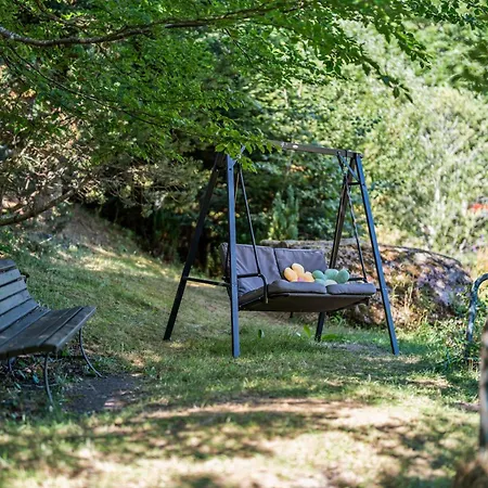 Grosser Garten Mit Grill,-spiel Und Sitzmoeglichkeiten-umgeben Von Schoener Natur-ferienhaus Albmatte סאן בלאסיין