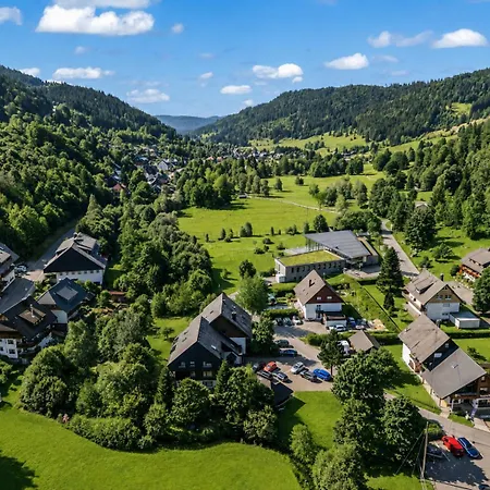 Grosser Garten Mit Grill,-spiel Und Sitzmoeglichkeiten-umgeben Von Schoener Natur-ferienhaus Albmatte Lägenhet *