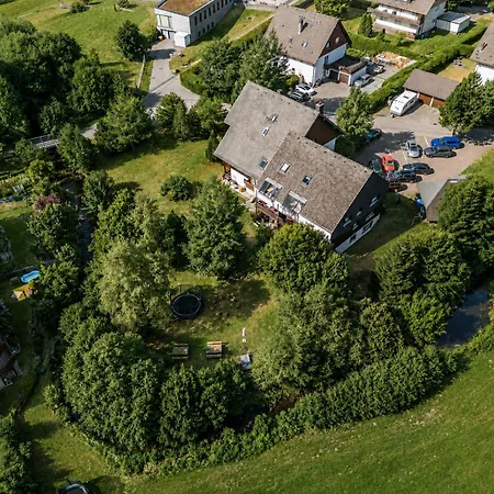 Grosser Garten Mit Grill,-spiel Und Sitzmoeglichkeiten-umgeben Von Schoener Natur-ferienhaus Albmatte Lägenhet Sankt Blasien