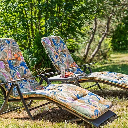 Grosser Garten Mit Grill,-spiel Und Sitzmoeglichkeiten-umgeben Von Schoener Natur-ferienhaus Albmatte 상트블라신