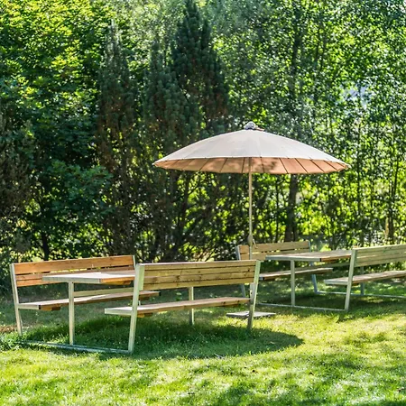 Lägenhet Grosser Garten Mit Grill,-spiel Und Sitzmoeglichkeiten-umgeben Von Schoener Natur-ferienhaus Albmatte *