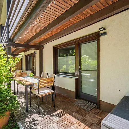 Grosser Garten Mit Grill,-spiel Und Sitzmoeglichkeiten-umgeben Von Schoener Natur-ferienhaus Albmatte ザンクト・ブラージエン