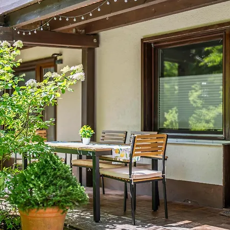 Neu-mit Aufenthaltsraum Fuer Gruppen-feiern-geburtstage-umgeben Von Schoener Natur-ferienhaus Albmatte *
